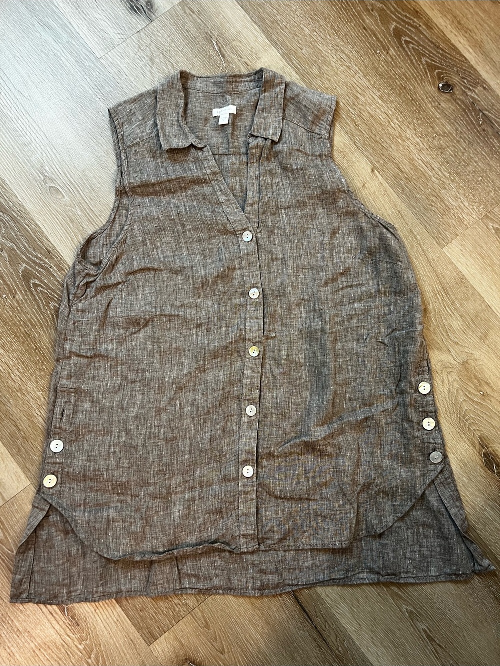 J.Jill Love Linen - Sleeveless Button-Down Linen Tunic in Brown